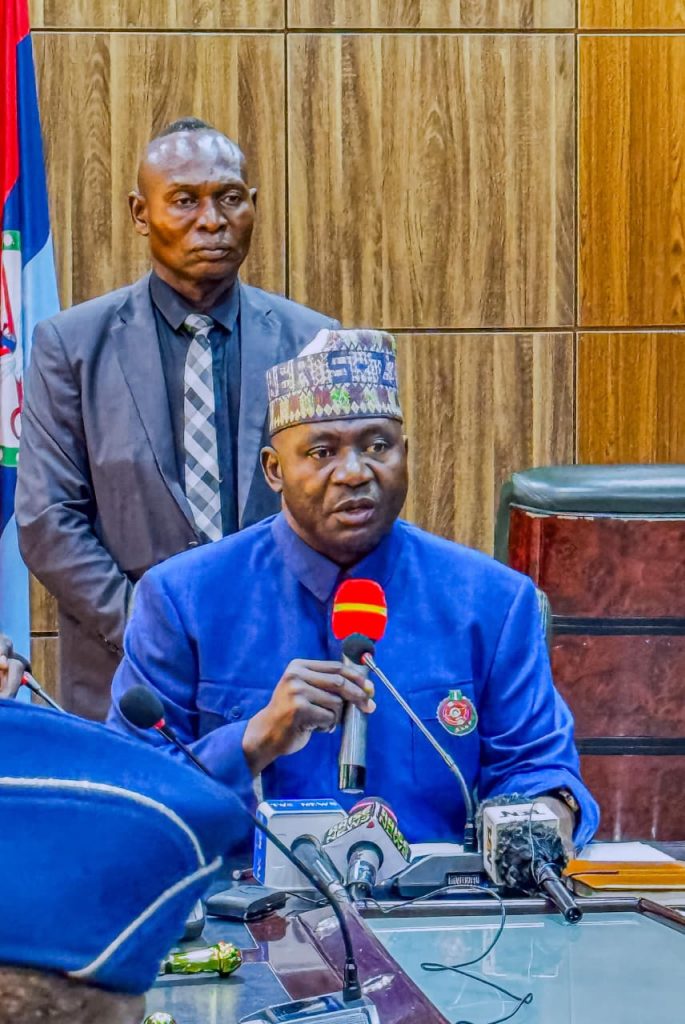 FG gives ₦25 million business grants to 500 military widows and soldiers' wives