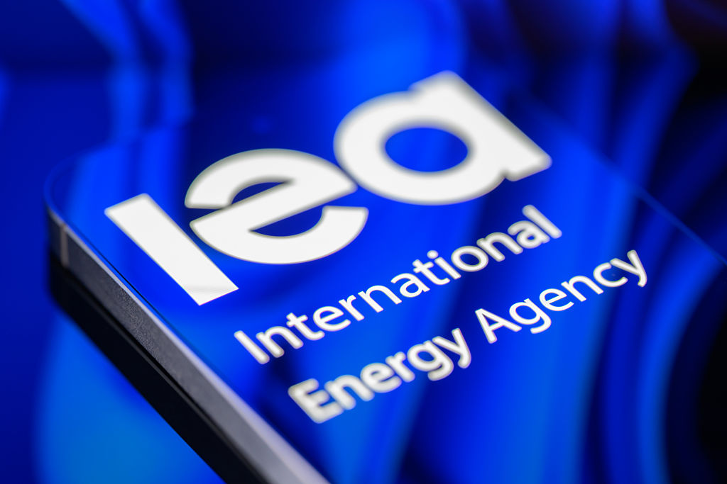 IEA Cuts Global Oil Demand Forecast as Strait of Hormuz Closure Persists