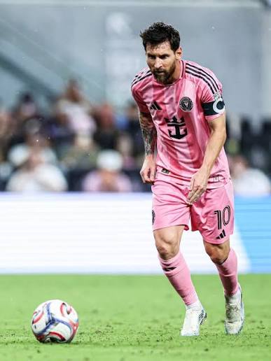 Messi Scores Stunning Free-Kick as Inter Miami Lose 2-1 to Columbus