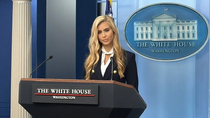 White House Defends Press Secretary Amid Questions Over Legal Credentials
